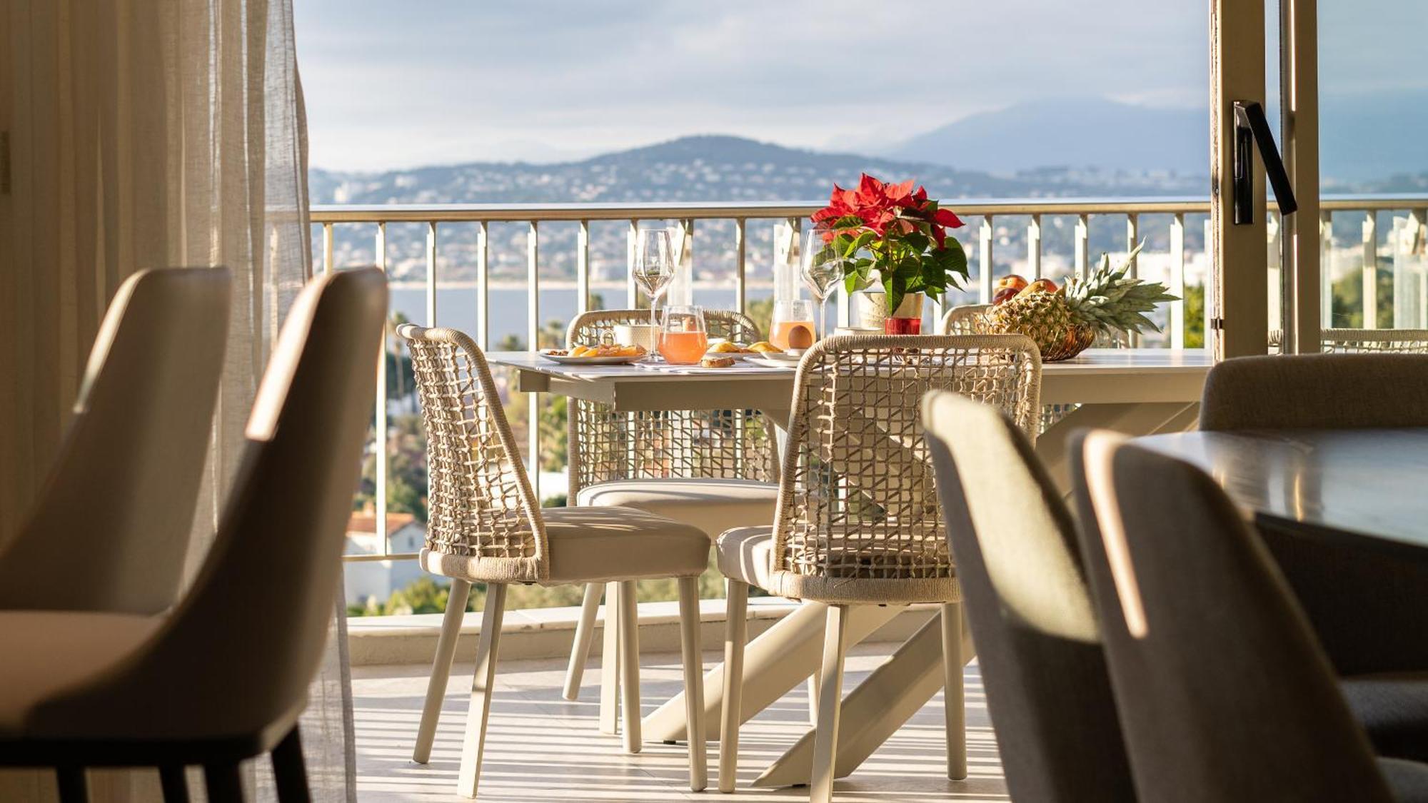 Riviera Luxury Estates *